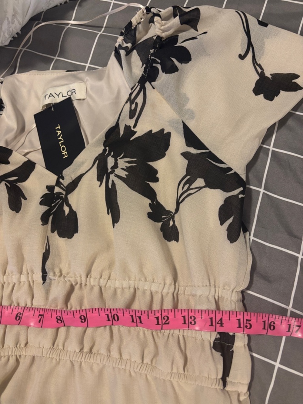 Taylor Cream with Black Floral Motif Chiffon Maxi Dress Sz 6 - Picture 10 of 14